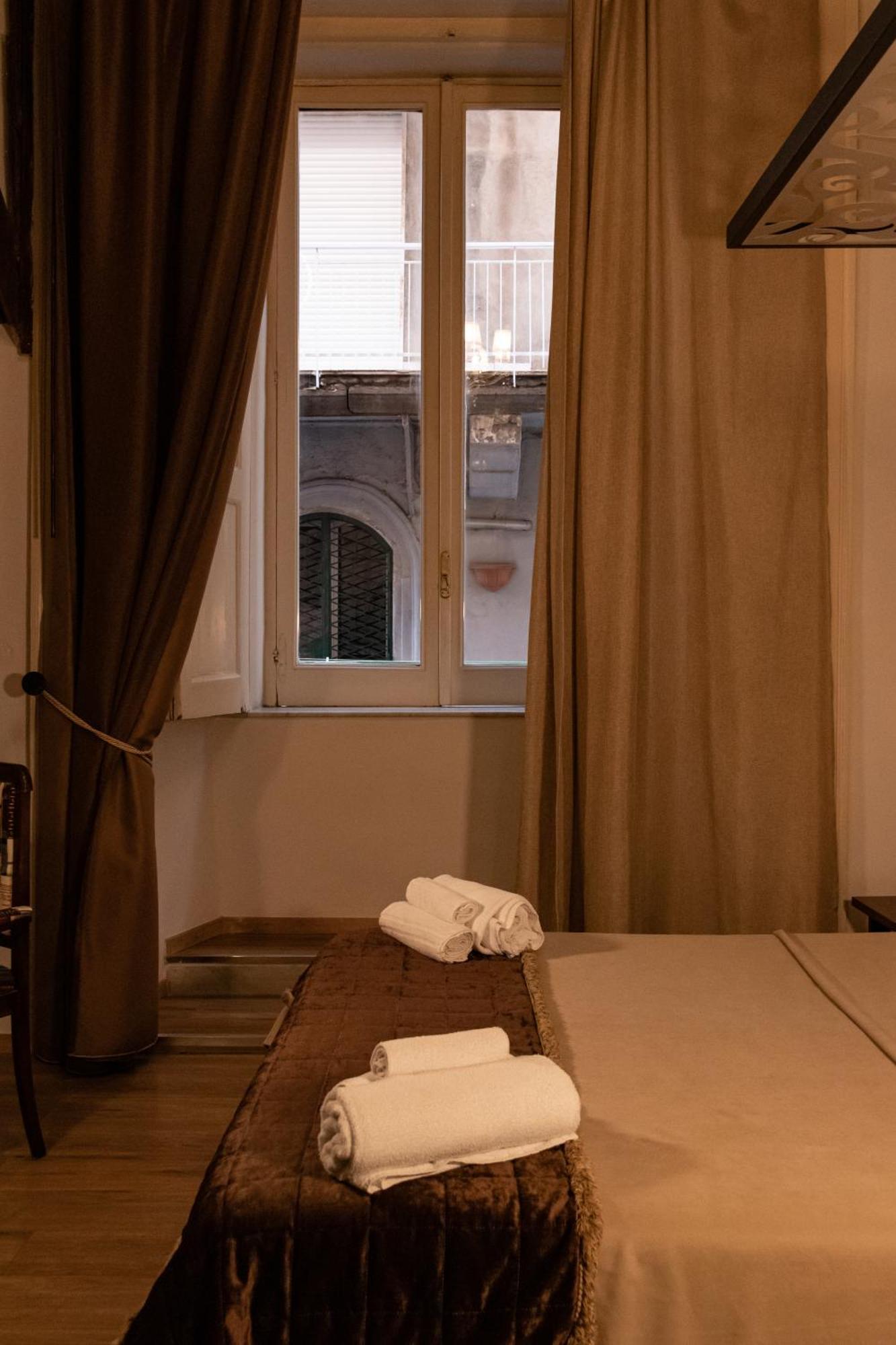 Duomo Luxury Suites Napoli Exterior foto